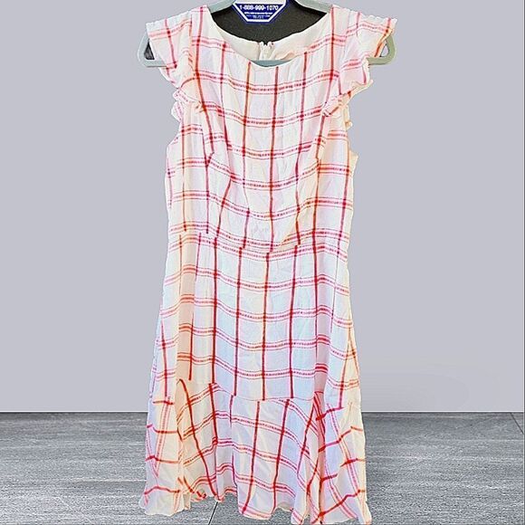 Hutch   - Picture 1 of 9